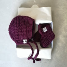 Load image into Gallery viewer, New Baby Gift Set - Bonnet And Booties-EKA
