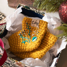 Load image into Gallery viewer, Booties With Embroidered Flowers - baby and child-Baby Booties-EKA
