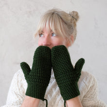 Load image into Gallery viewer, Crochet Kit - Make Your Own Mittens On A String-EKA
