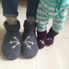 Load image into Gallery viewer, Slipper Socks With Snowflake Design-Slipper Socks-EKA
