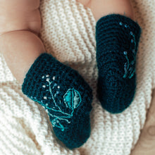 Load image into Gallery viewer, Booties With Embroidered Flowers - baby and child-Baby Booties-EKA
